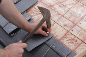 Do You Recognise the 8 Early Warning Signs of Roof Damage? 